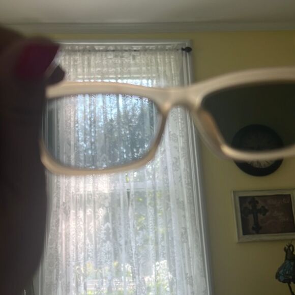 *Michael Kors* Champagne Gold Sunnies EUC Michael Kors* Champagne Gold Sunnies EUC main image 3